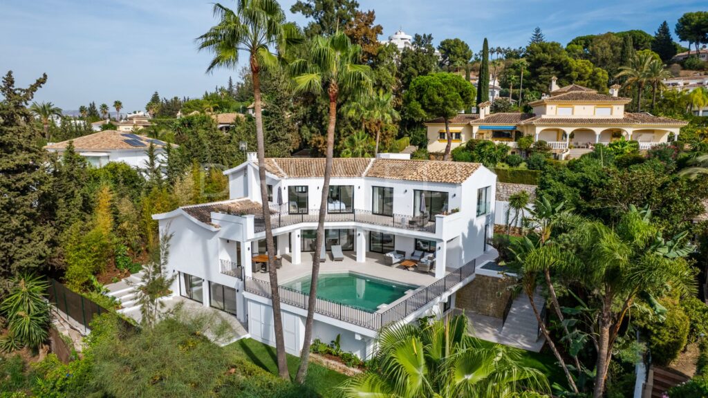 Why Do Tourists Prefer Private Tours in Marbella?